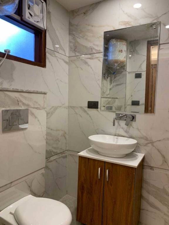  luxury floors Bathroom