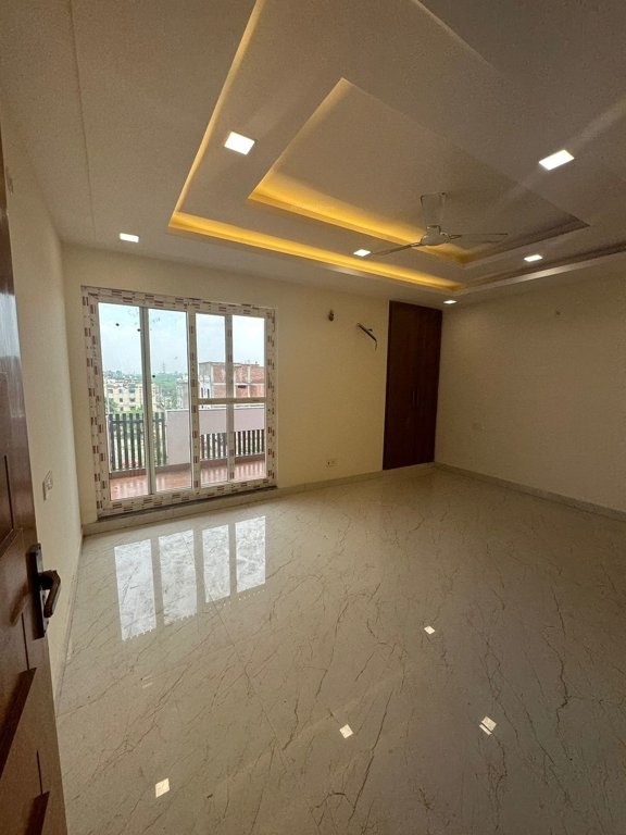  richlook elegant floor Living Area