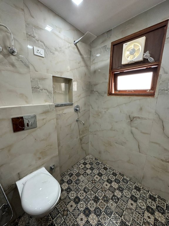  richlook elegant floor Living Area