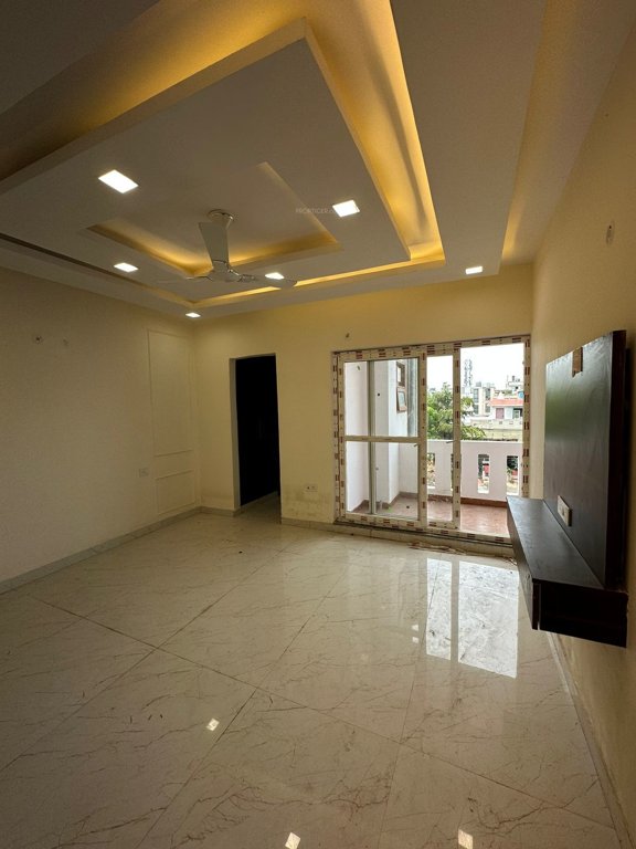  richlook elegant floor Living Area