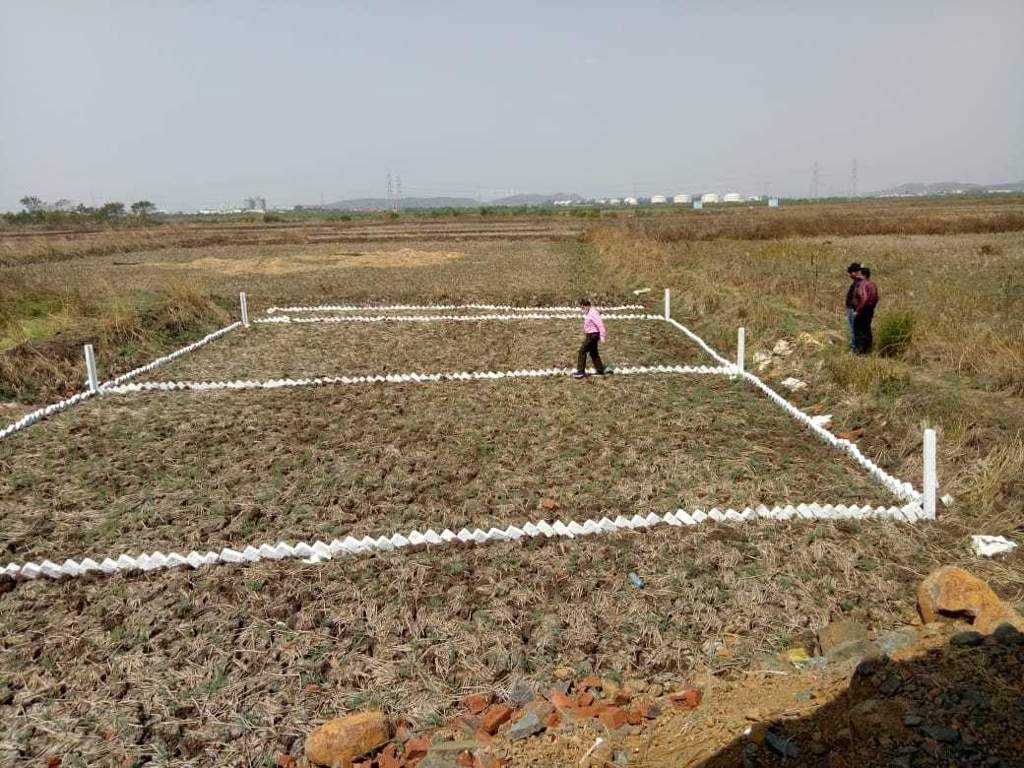  guru in belondekhar Plot