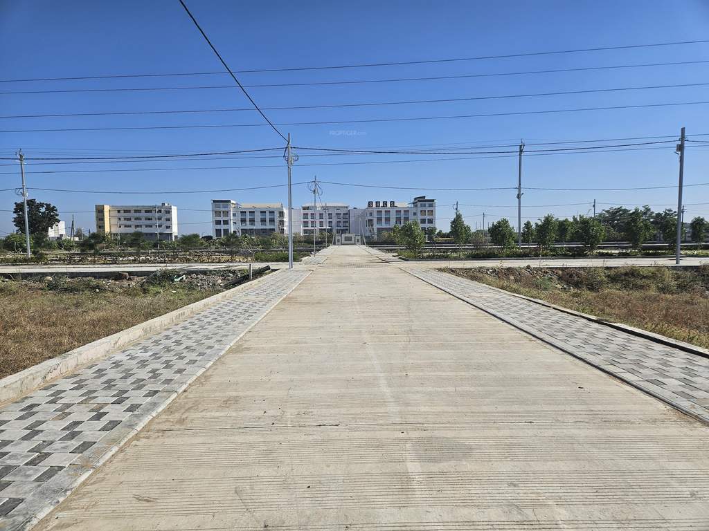  tanishq corridor 2 Plot