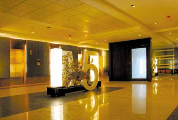  express-zone-mall Lobby