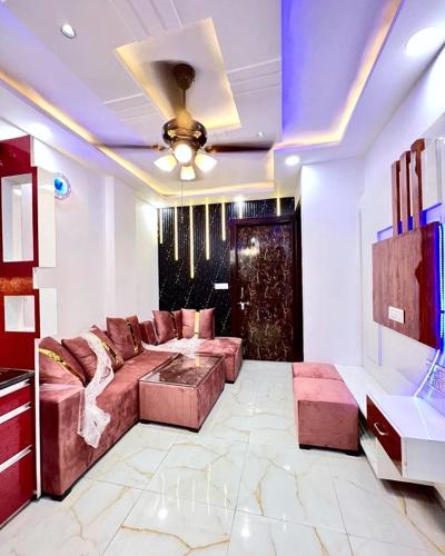  metro-view-luxury-floors Living Area