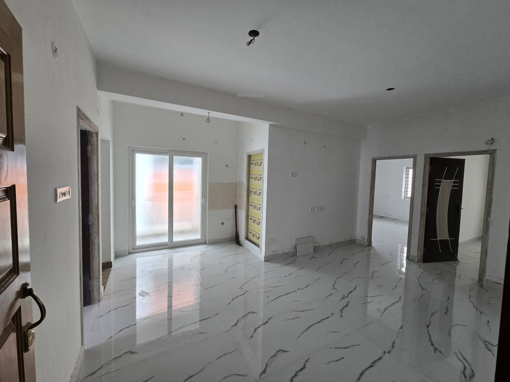  daffodil Dining Area