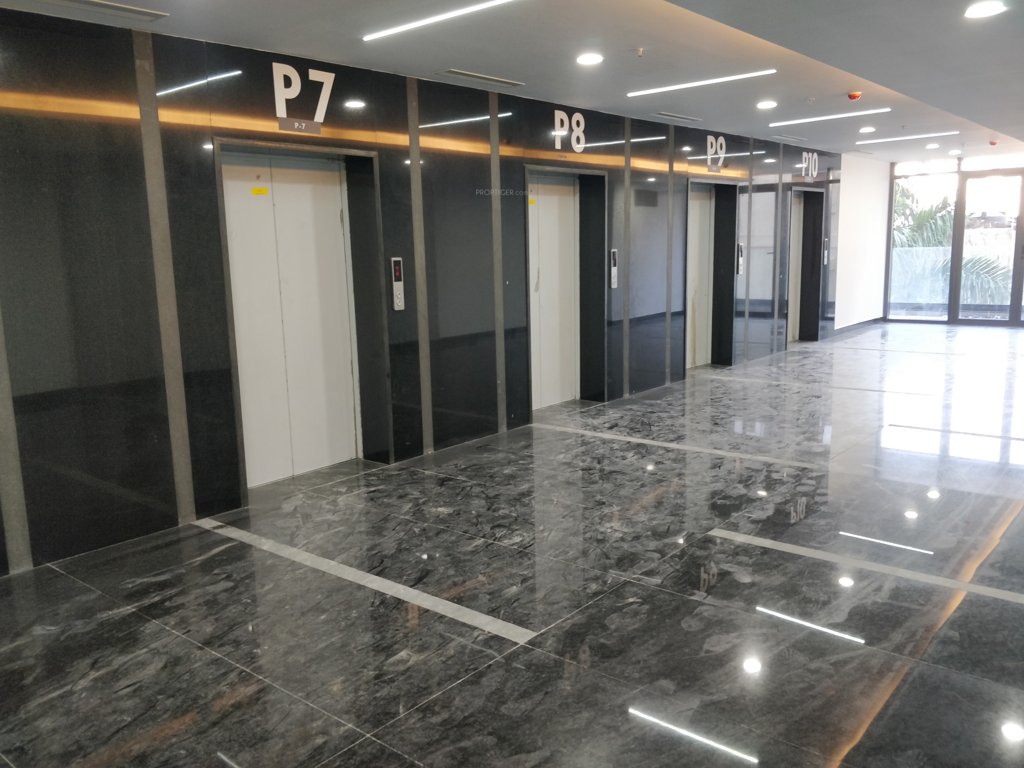  sadguru images capital park Lift(s)