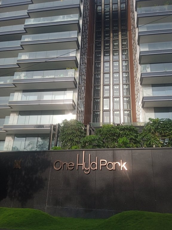  ks and cs one hyd park Elevation