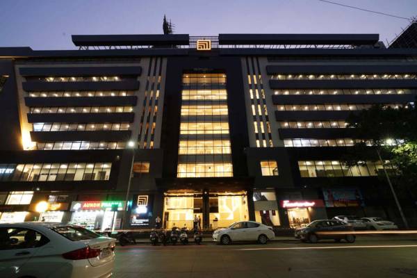  seasons-business-square Elevation