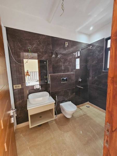  home-builder-floor Bathroom