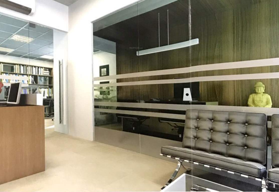  hub Reception/Waiting Room