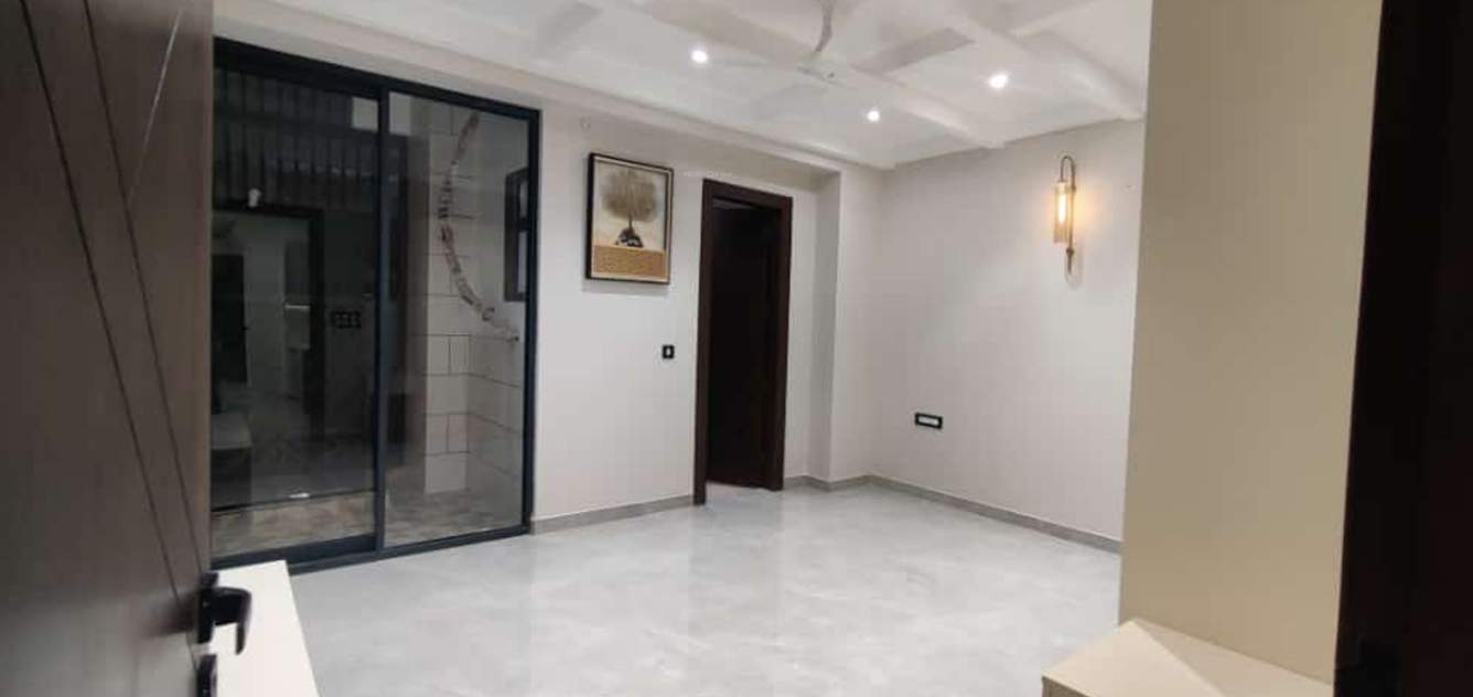 big vaishali floor Living Area