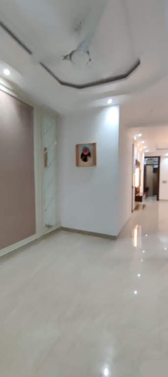 big vaishali floor Living Area