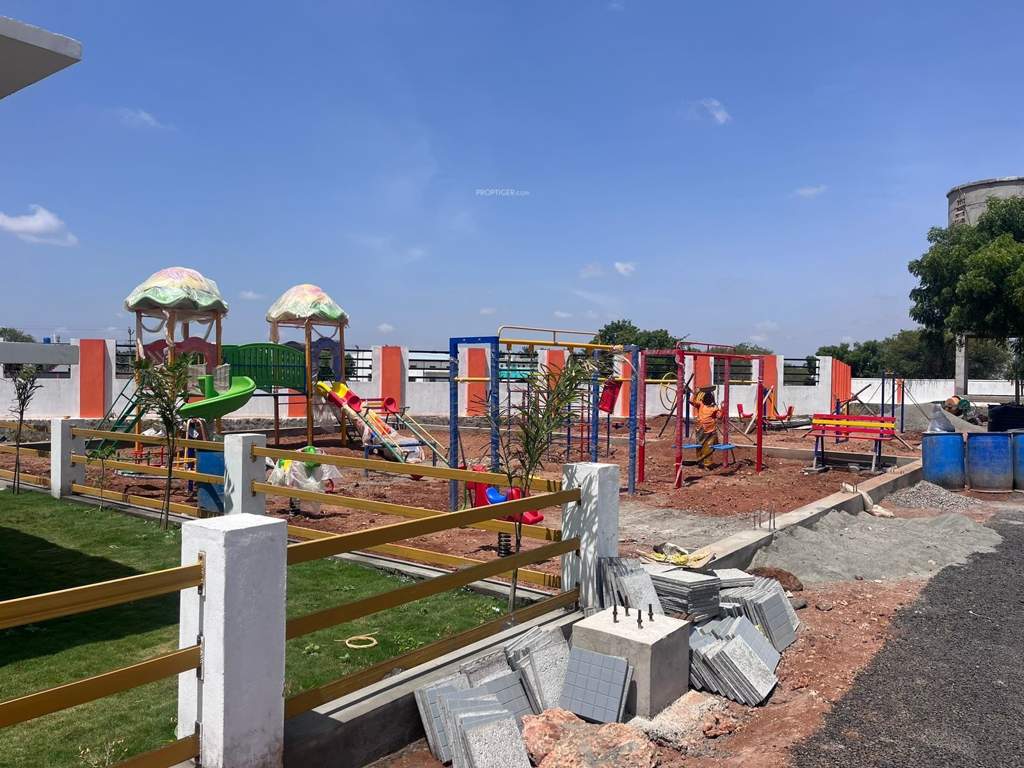  nivara avenue Children's play area