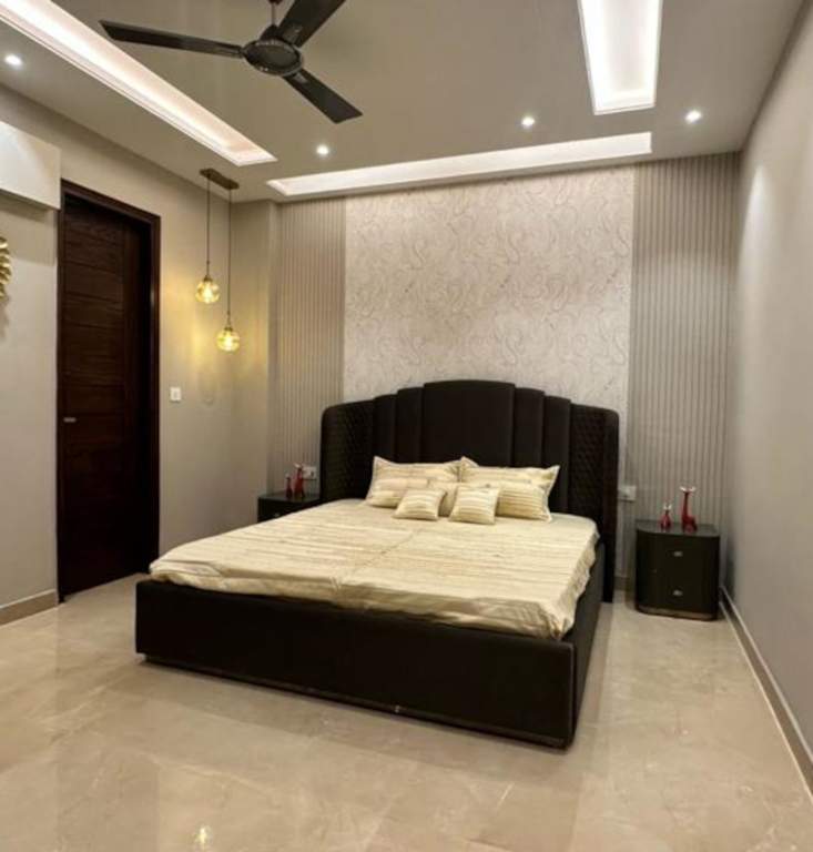  independent luxurious floor Bedroom