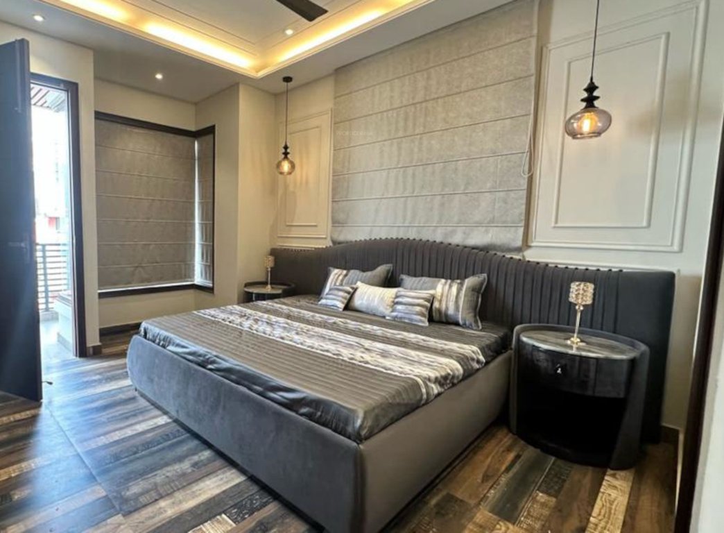  independent luxurious floor Bedroom