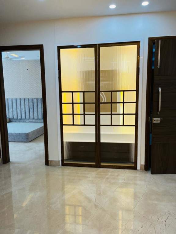  independent luxurious floor Living Area