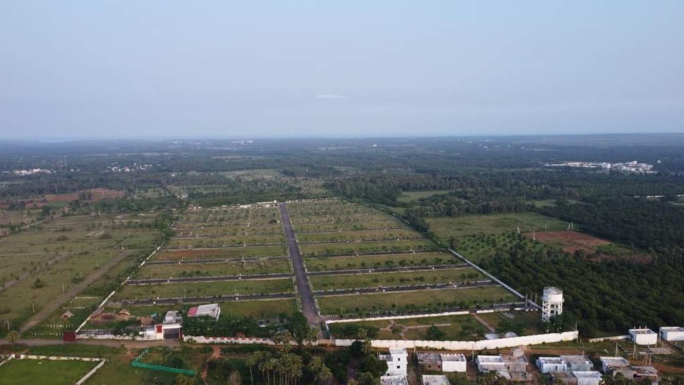  sri raghavendra brindavanam Plot