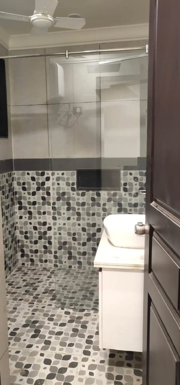 queens villa Bathroom