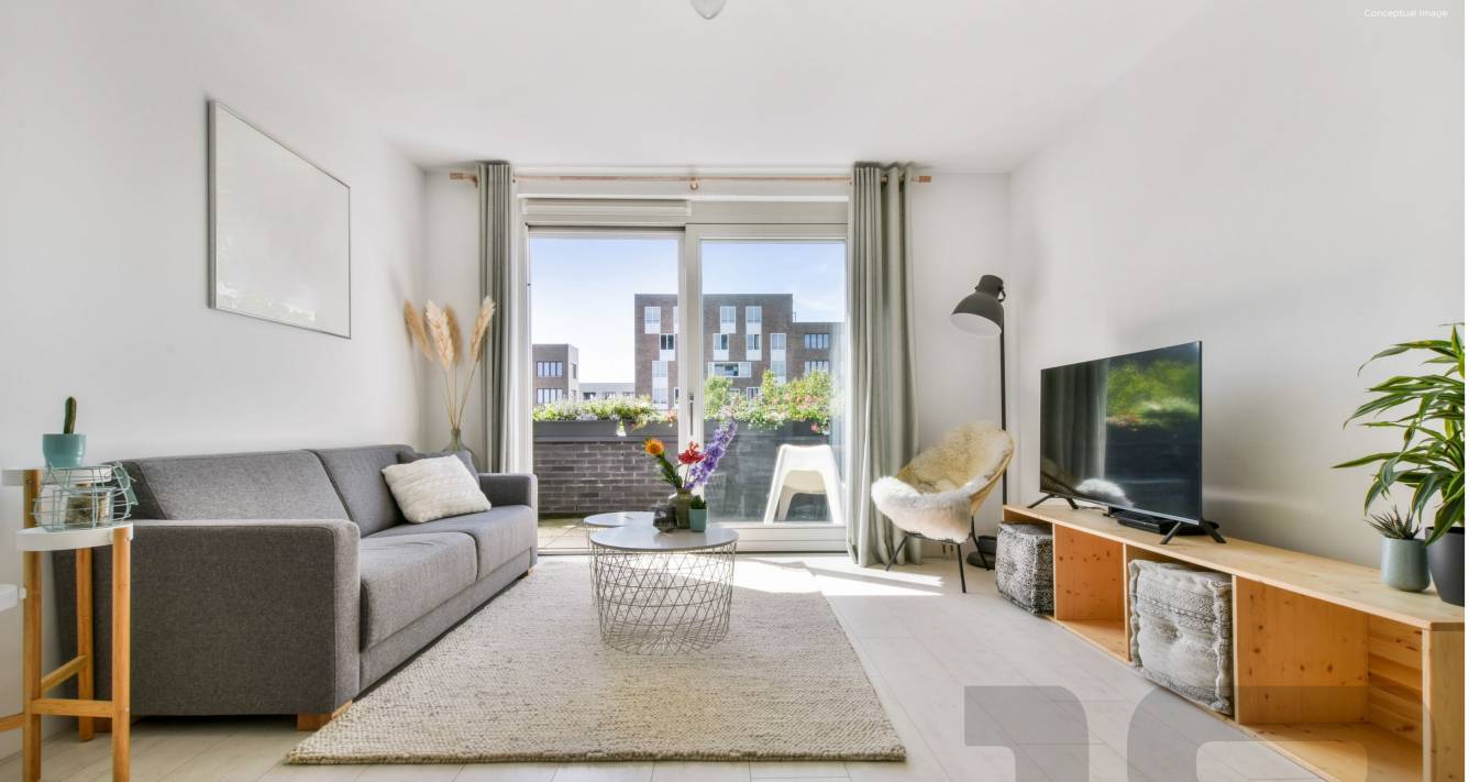  18 magnitude Living Area