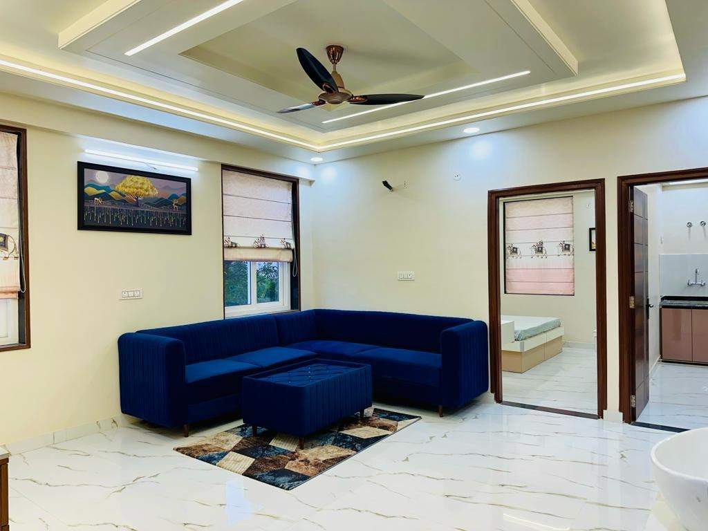  r r heights Living Area