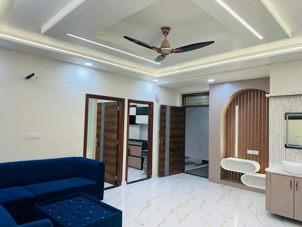  r r heights Living Area