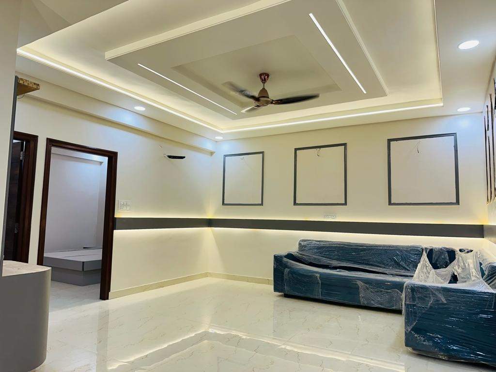  r r heights Living Area