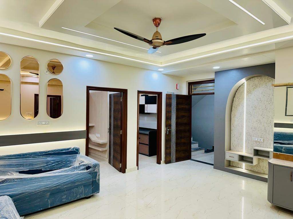  r r heights Living Area