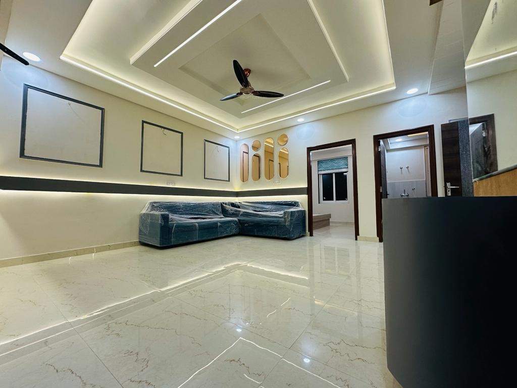  r r heights Living Area