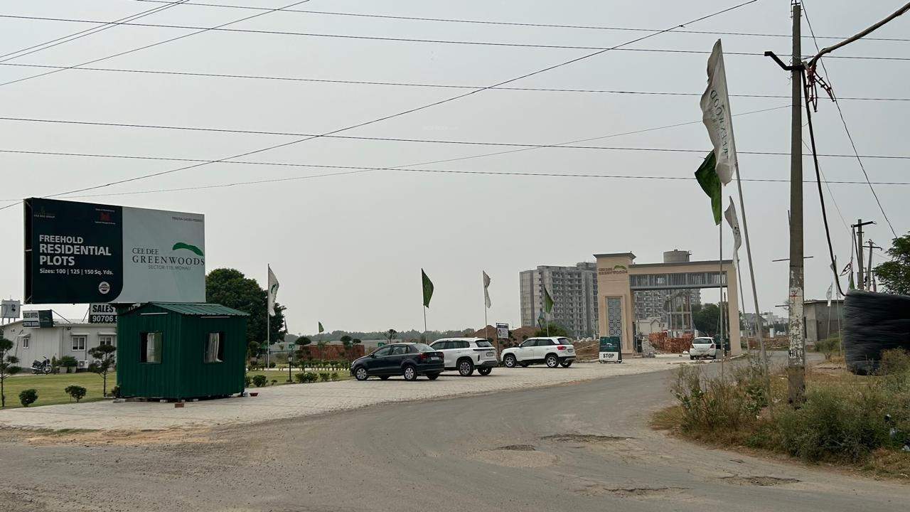  greenwoods Entrance Lobby