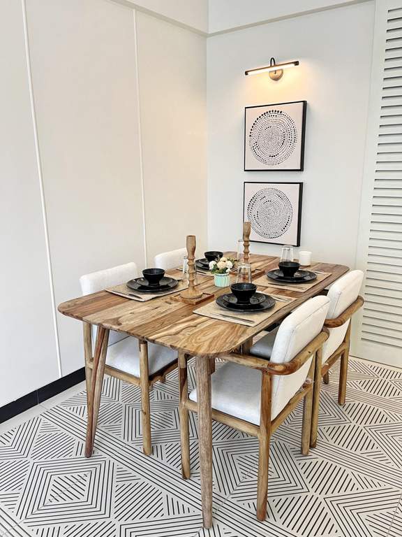  royale block a and b Dining Area