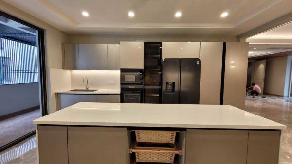 Kitchen kings-villa Kitchen