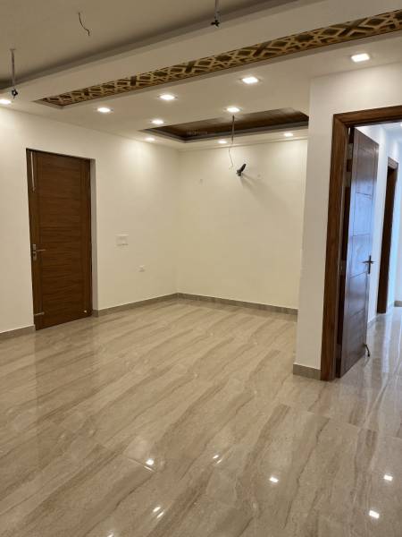  kings-floor Living Area