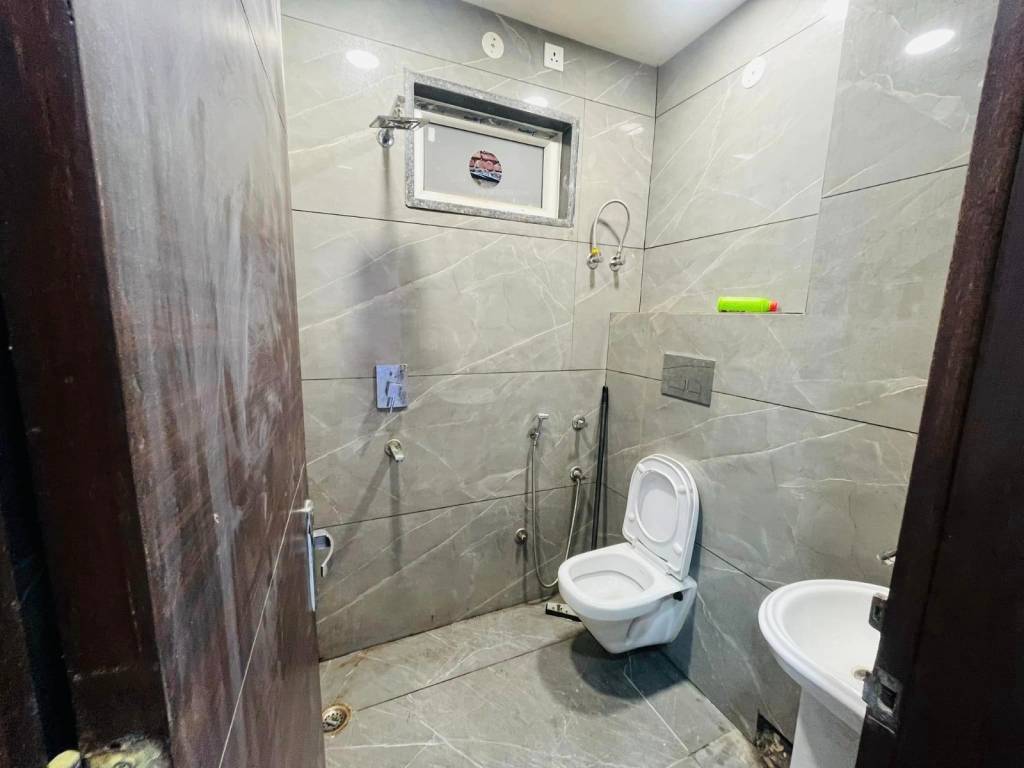  prime home and builders Bathroom