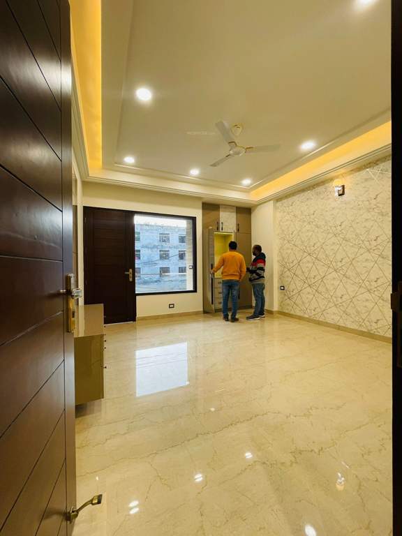  realty homes Living Area