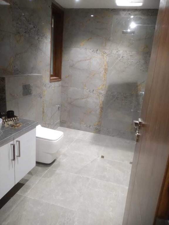  ultra luxury floor Bathroom