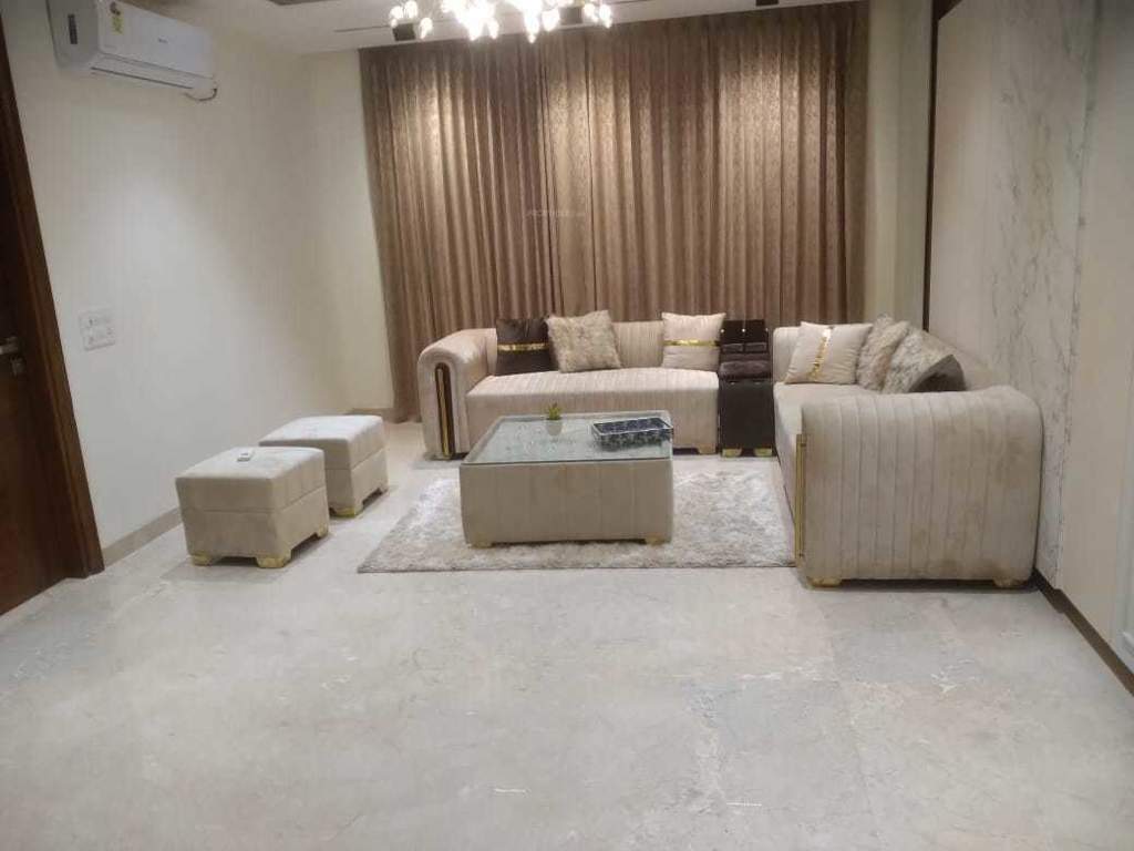  ultra luxury floor Living Area