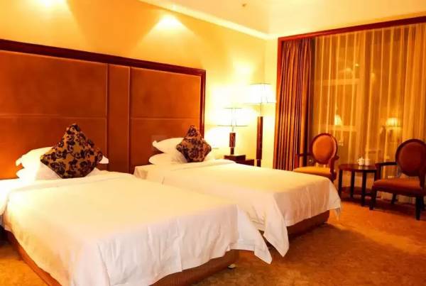  crescent-mall-and-heights Bedroom