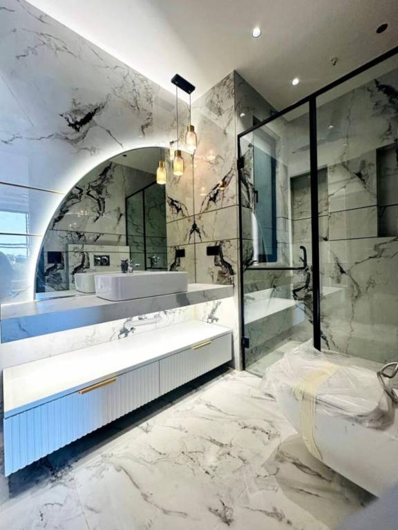  avenue luxury floor 1 Bathroom