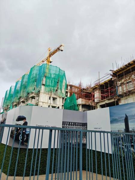 constructionStatus of Lodha Riservo