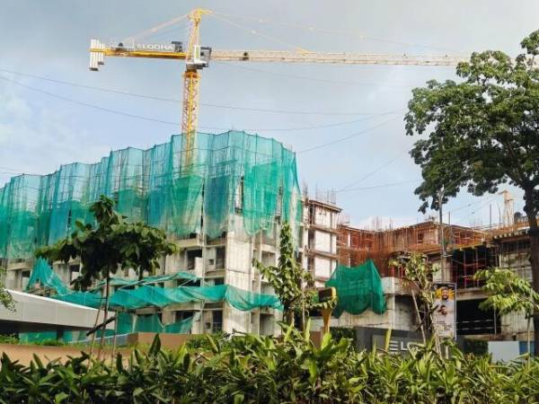 constructionStatus of Lodha Riservo