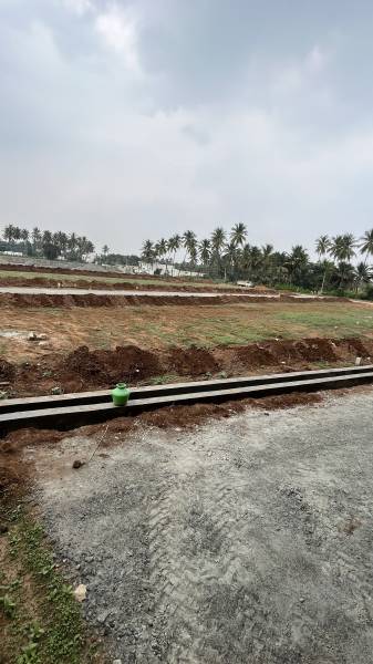  om-sakthi-castle Plot