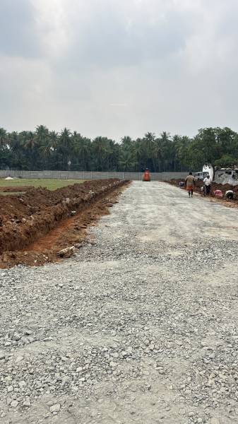  om-sakthi-castle Plot