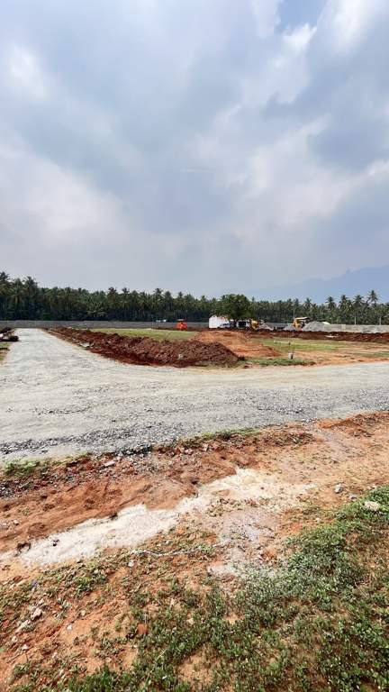  om sakthi castle Plot