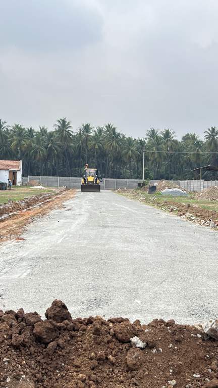  om sakthi castle Plot