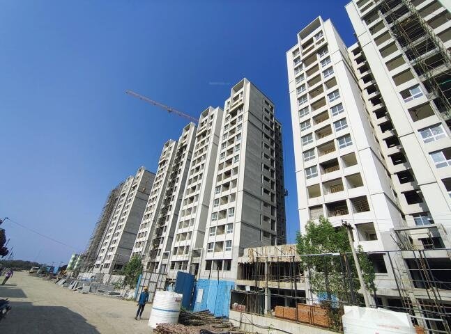  signature towers Construction Status March 25