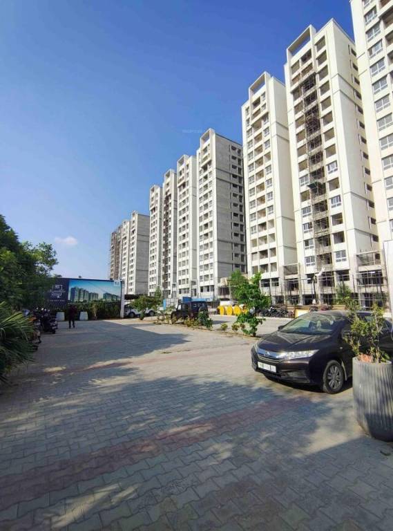  signature towers Construction Status March 25