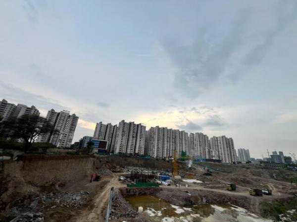 constructionStatus of The Line