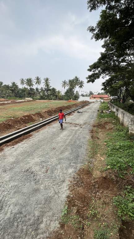  om sakthi castle phase ii Plot