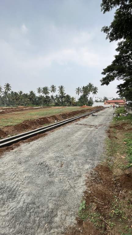  om sakthi castle phase ii Plot