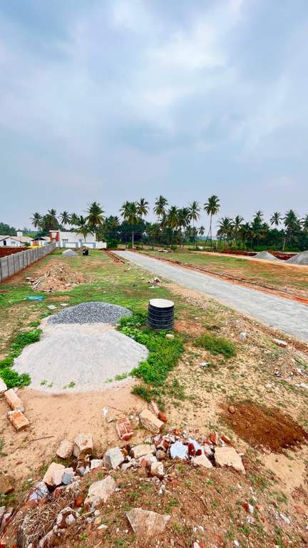  om sakthi castle phase ii Plot